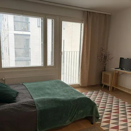 Nearby Airport 2 Huoneisto